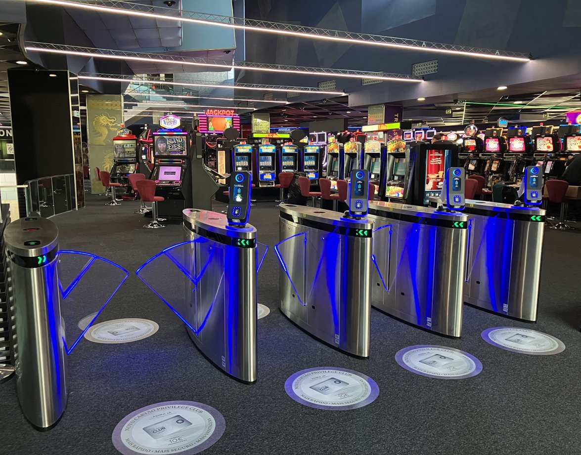 NOVOVision Zutrittsterminals im Casino Chaves